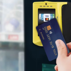 VPOS-Touch nayax-pay-hand-300x300